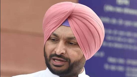 Congress member of parliament from Ludhiana Ravneet Singh Bittu said that the AAP implicated his party leaders and workers in forged cases with an intention of gaining political mileage in the upcoming Gujarat and Himachal Pradesh elections. (PTI file photo)