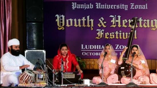 The Punjab University Zonal Youth and Heritage Festival of Ludhiana, Zone-B kicked off at Ramgarhia Girls College on Saturday. As many as 10 colleges under the zone are participating in the five-day fest on the theme of “Ek Bharat Shreshtha Bharat”. (HT Photo)