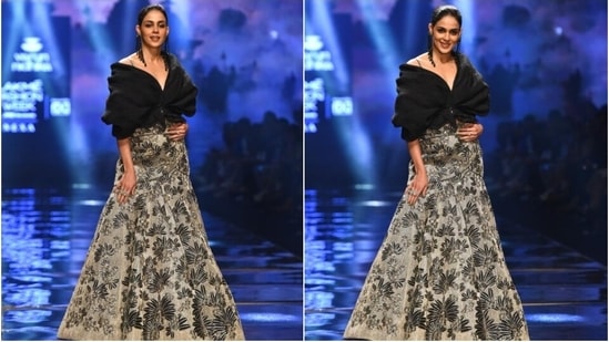 In the end, Genelia chose a sleek bun, bold eye makeup, nude lip shade and a dewy base for the glam picks. Statement rings and dangling earrings gave a finishing touch to her glamorous avatar. Whose showstopper look did you like the most?(HT Photo/Varinder Chawla)