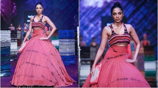 Sobhita Dhulipala turns showstopper at the Lakme Fashion Week.&nbsp;(Instagram/@FDCI)