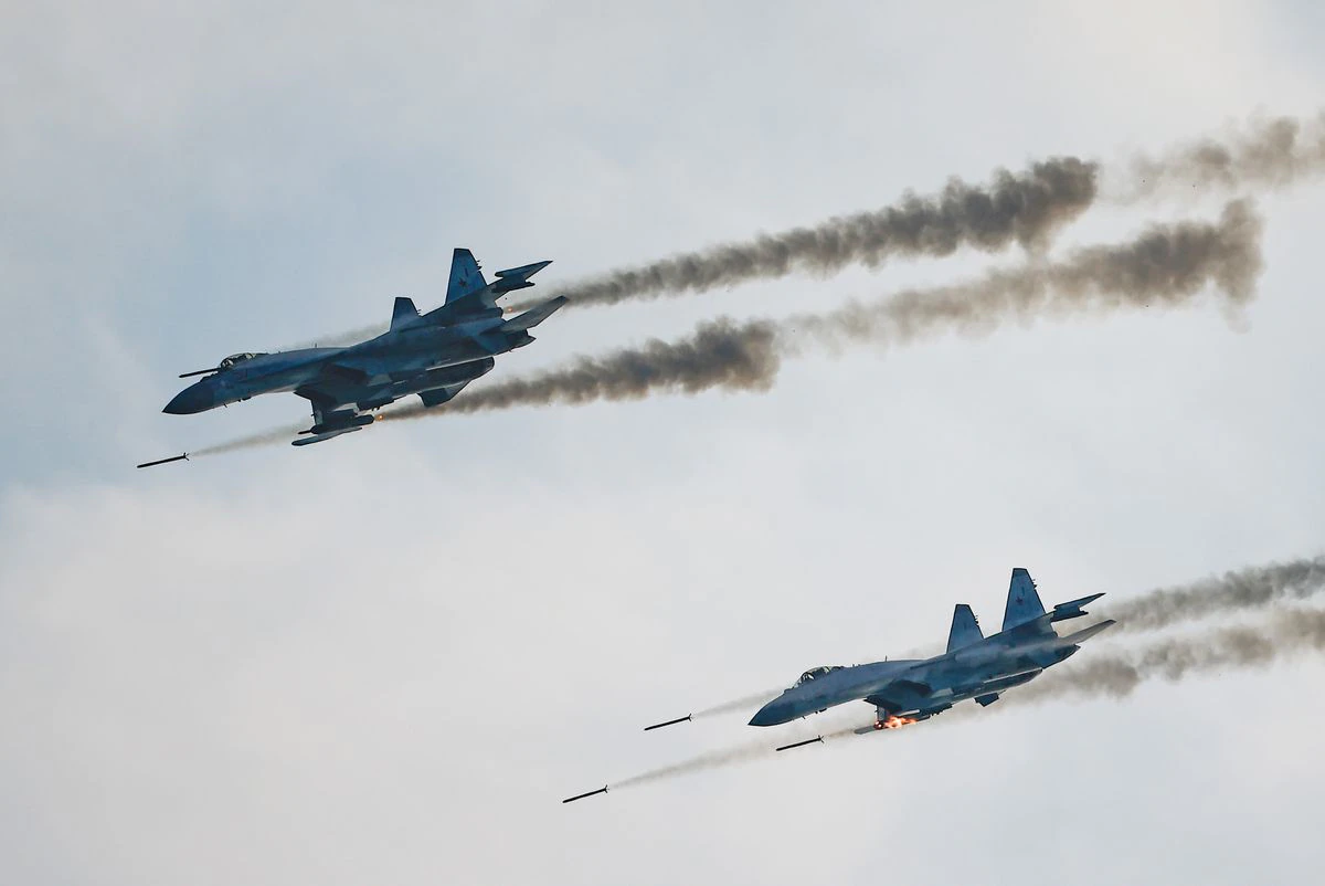 Russian air force or even the tiny Ukrainian one had little role to play. Russia watchers had predicted a swift decapitating strike on Ukraine’s air defences and then free rein to Russian operations.(Reuters) Russian air force or even the tiny Ukrainian one had little role to play. Russia watchers had predicted a swift decapitating strike on Ukraine’s air defences and then free rein to Russian operations.(Reuters)