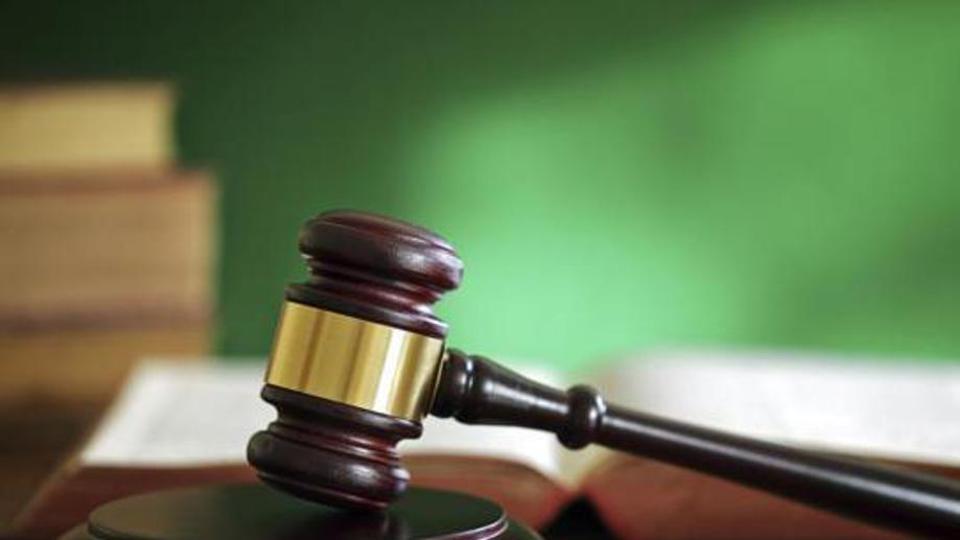 Karnataka High Court ordered civic body BBMP to remove encroachments in Kacharanayakanahalli near Jigani in Anekal taluk within three months. (HT_PRINT)