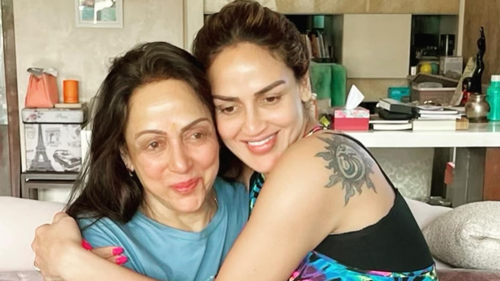 Esha Deol kisses mom Hema Malini on 74th birthday, shares her no-makeup  pics | Bollywood - Hindustan Times