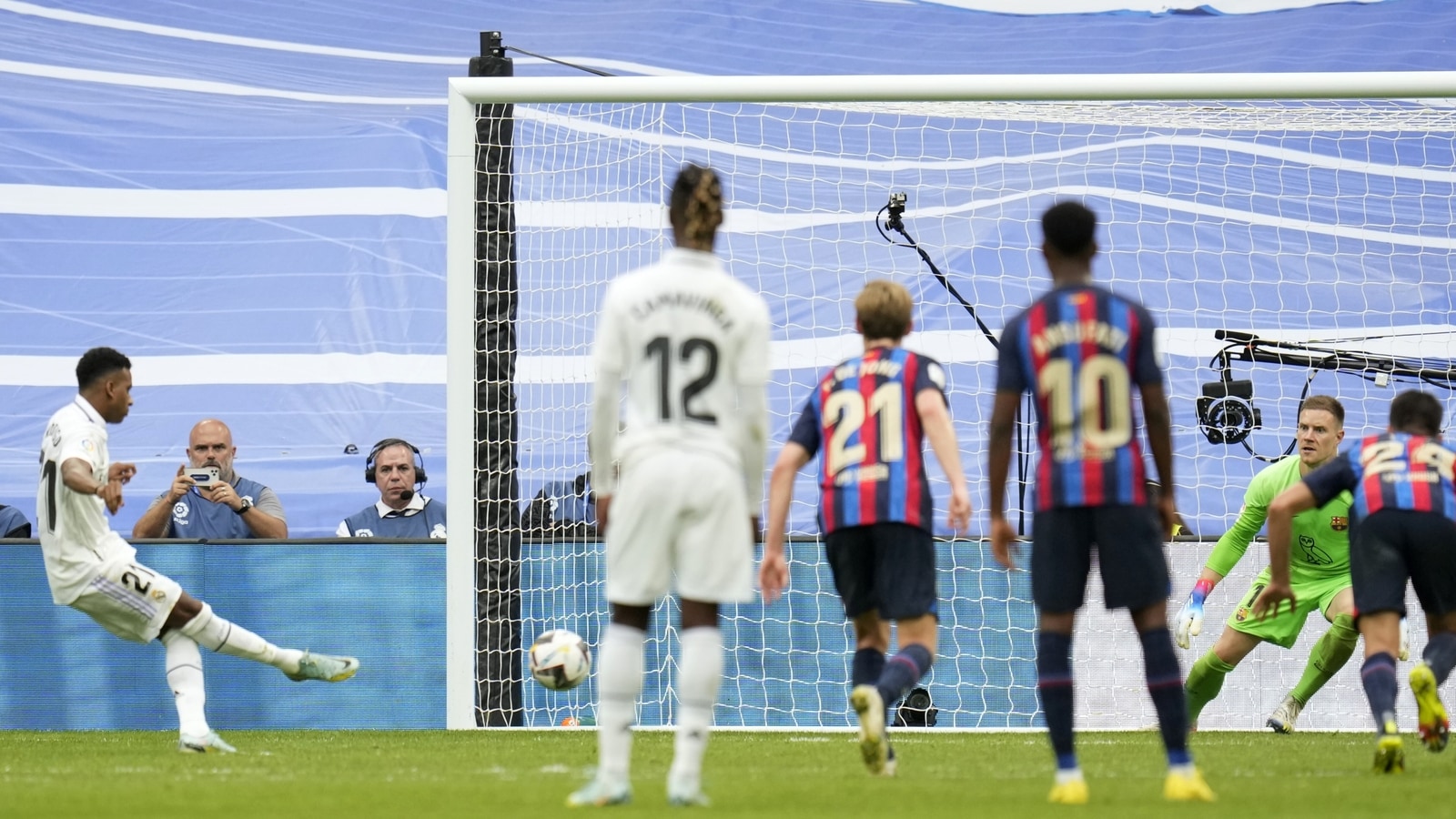 The results of friendly matches of the best football clubs, barcelona, real  madrid 