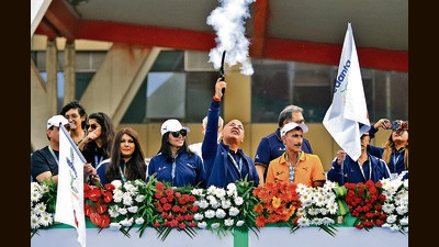 Delhi deputy chief minister Manish Sisodia at the Delhi Half Marathon 2022 at Jawahar Lal Nehru Stadium in New Delhi on Sunday. (ANI) Delhi deputy chief minister Manish Sisodia at the Delhi Half Marathon 2022 at Jawahar Lal Nehru Stadium in New Delhi on Sunday. (ANI)