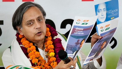 Congress party presidential candidate Shashi Tharoor addresses a press conference at the UPCC office in Lucknow on Sunday, (PTI)