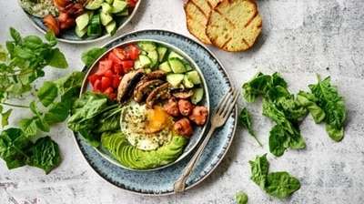 Opt for a big breakfast: One study suggested that breakfast makes twice as high diet-induced thermogenesis (the body's procedure that burns calories) than if the same meal was consumed at dinner. Also, a low-calorie breakfast was found to increase levels of hunger and appetite for sweets during the day. (Unsplash) Opt for a big breakfast: One study suggested that breakfast makes twice as high diet-induced thermogenesis (the body's procedure that burns calories) than if the same meal was consumed at dinner. Also, a low-calorie breakfast was found to increase levels of hunger and appetite for sweets during the day. (Unsplash)