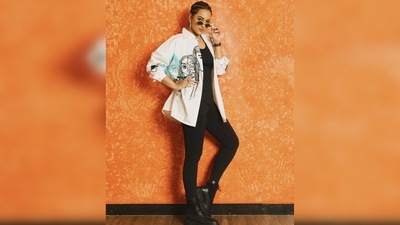 Sharing a series of images, Sonakshi Sinha captioned her post, "#DoubleXL promotions - Day 3! #TaaliTaali soung launch." (Instagram/@aslisona) Sharing a series of images, Sonakshi Sinha captioned her post, "#DoubleXL promotions - Day 3! #TaaliTaali soung launch." (Instagram/@aslisona)