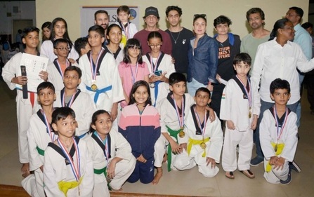 All the kids and stars after the match. All the kids and stars after the match.