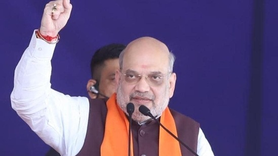 Amit Shah launches Hindi version of MBBS course books in Bhopal Amit Shah launches Hindi version of MBBS course books in Bhopal