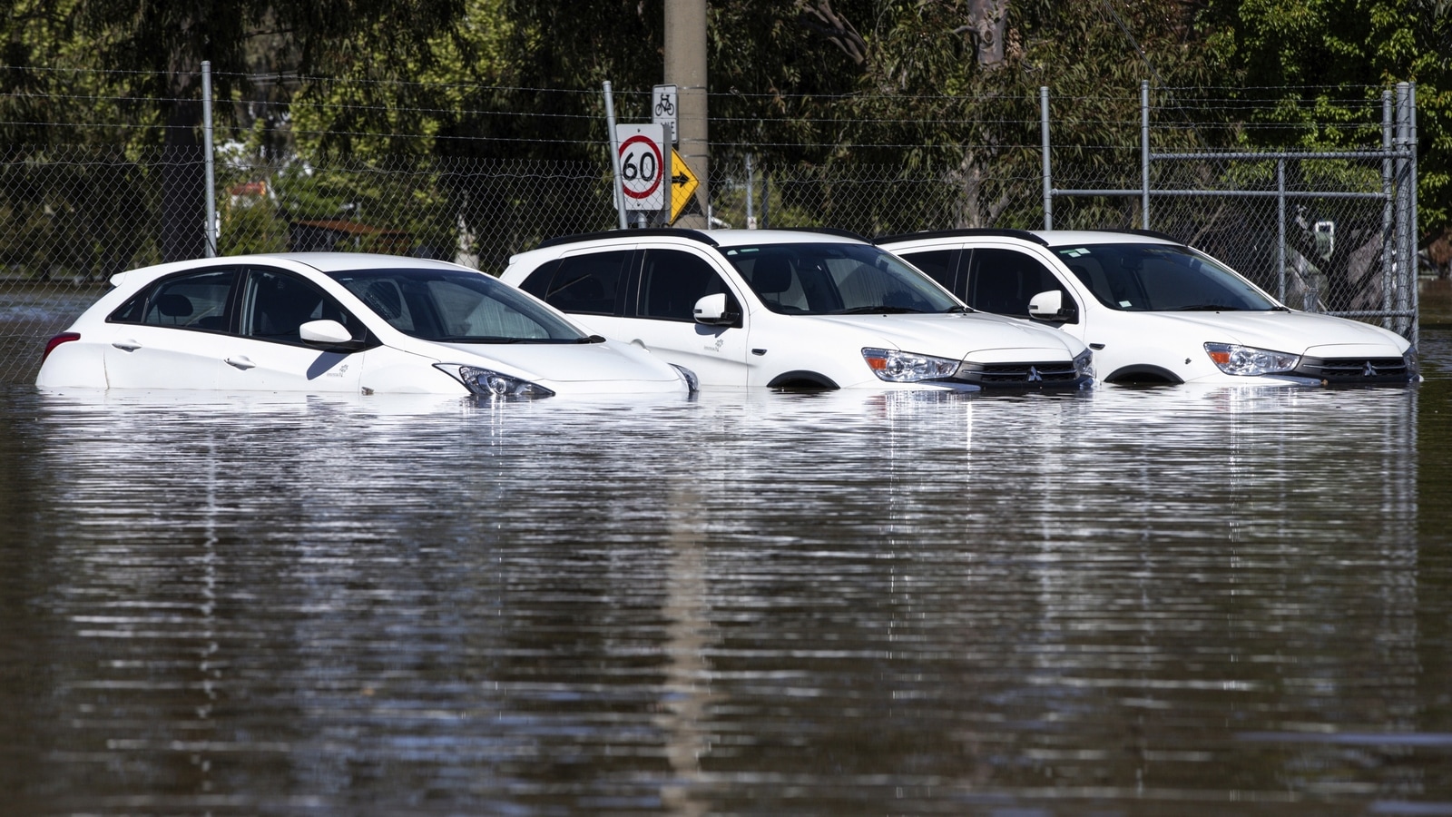 Floods in Australia's Victoria state could inundate or isolate 34,000