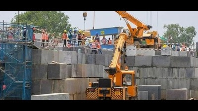 Panel directs officials to expedite work to meet deadline (HT PHOTO)