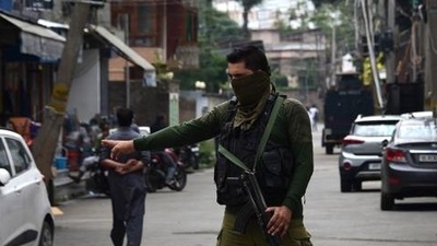 File photo of Jammu and Kashmir police in Srinagar. (Representative ImageHT) File photo of Jammu and Kashmir police in Srinagar. (Representative ImageHT)