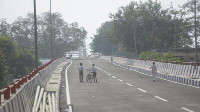 Ghaziabad, India - October 17, 2022: A view of a flyover near Dhobi Ghat on Chaudhary Mor ahead of its inauguration, in Ghaziabad, India, on Monday, October 17, 2022. (Photo by Sakib Ali /Hindustan Times) Ghaziabad, India - October 17, 2022: A view of a flyover near Dhobi Ghat on Chaudhary Mor ahead of its inauguration, in Ghaziabad, India, on Monday, October 17, 2022. (Photo by Sakib Ali /Hindustan Times)