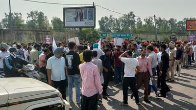 Members of the Christian community protesting against Sikh radical leader Amritpal Singh for his objectionable comments, in Jalandhar on Monday. (HT Photo)