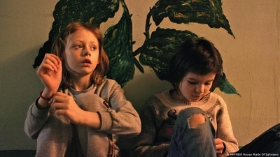 'A House Made of Splinters' screenings in Germany are presented by the organization Save the Children (HRFFB/A House Made Of Splinters) 'A House Made of Splinters' screenings in Germany are presented by the organization Save the Children (HRFFB/A House Made Of Splinters)