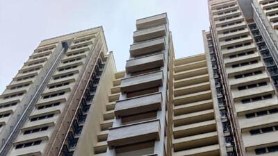 The residents doctors are currently staying in Building 5A of Shirke Compound, Bhoiwada. (HT Photo) The residents doctors are currently staying in Building 5A of Shirke Compound, Bhoiwada. (HT Photo)