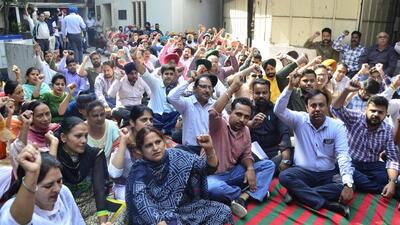 With ministerial staffers extending their pen-down strike till October 19, a number of public services at over 40 different departments remained suspended throughout the day causing harassment to the visitors. (HT Photo)