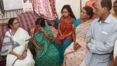 West Bengal Chief Minister Mamata Banerjee meets with family members of victims, who lost their lives in a flash flood during Durga idol immersion on October 5, in Jalpaiguri on Monday. (ANI) West Bengal Chief Minister Mamata Banerjee meets with family members of victims, who lost their lives in a flash flood during Durga idol immersion on October 5, in Jalpaiguri on Monday. (ANI)
