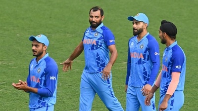 Indian players Virat Kohli, Mohammed Shami and others following their win in the ICC T20 World Cup warm-up match against Australia (PTI)