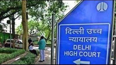 The Delhi government was responding to a plea by social worker Bejon Kumar Misra who has alleged that unauthorised laboratories and diagnostic centres in the national capital were being managed by unqualified technicians. (HT Photo)