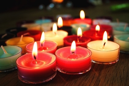 Vibrant candles come in different shapes, sizes and colours and grab everyone's attention. (Pixabay)