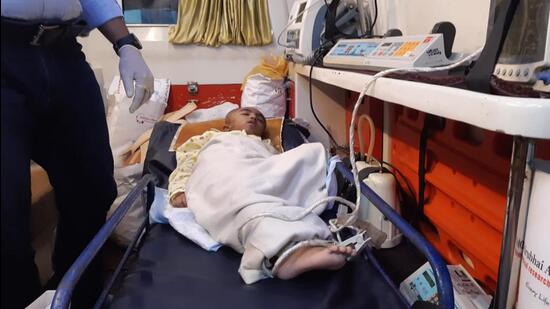 On Monday morning, the hospital authorities approached the parents for the discharge and said they will arrange the ambulance too. (HT PHOTO)