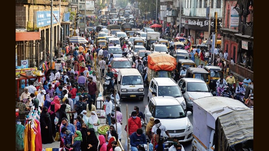 Heavy traffic seen on Bajirao road in Pune. (HT FILE PHOTO)