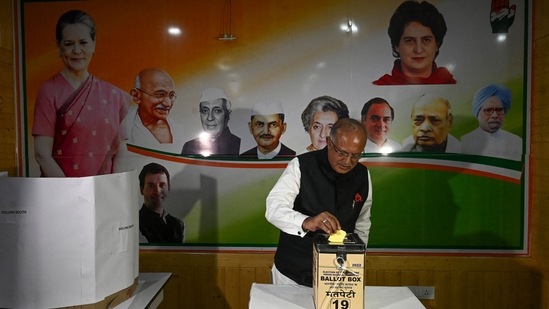 A party leader votes in Srinagar in Jammu and Kashmir.(AFP)