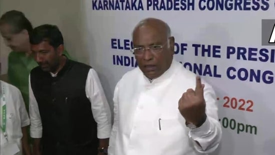 Mallikarjun Kharge, a Rajya Sabha MP, after casting his vote. Kharge is one of the two candidates in the election; the other is Lok Sabha MP Shashi Tharoor.(ANI)
