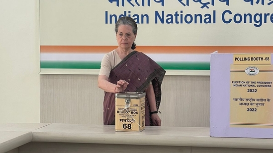 Interim president Sonia Gandhi - who returned to lead the party after son Rahul Gandhi stepped down in 2019 - casts her vote.(Congress/ Twitter)