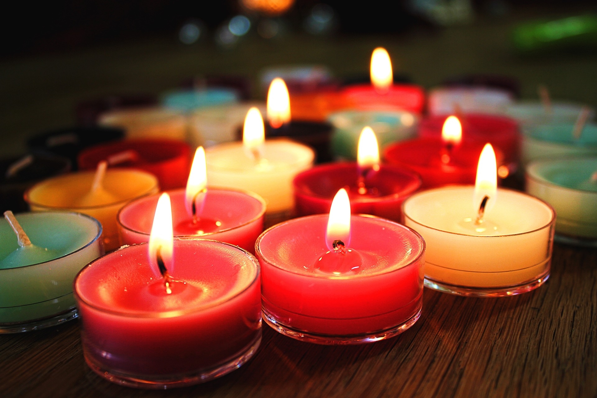 Vibrant candles come in different shapes, sizes and colours and grab everyone's attention.(Pixabay)