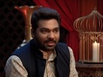 Zakir Khan in a still from Farzi Mushaira season 2 trailer. Zakir Khan in a still from Farzi Mushaira season 2 trailer.