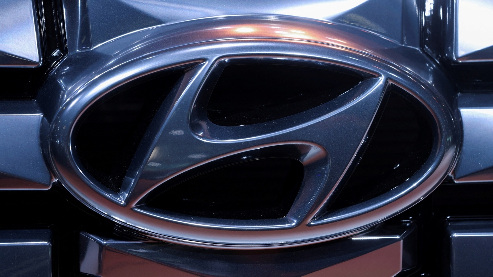 Hyundai mulls selling its Russia plant months after suspending ...