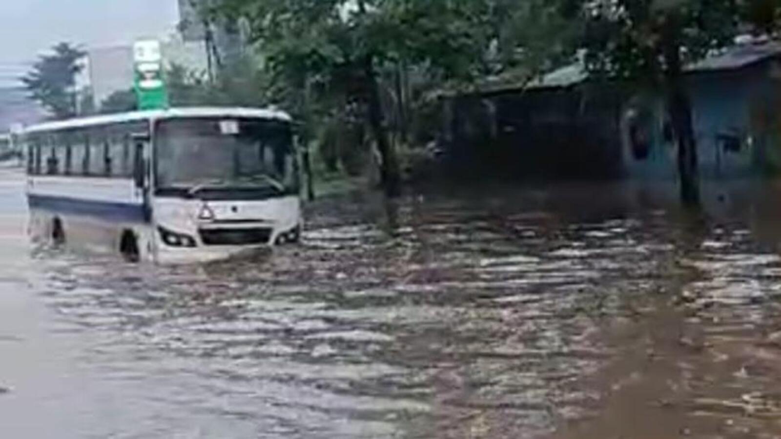 Fire brigade personnel rescue 12 from gushing waters in rain-hit Pune ...