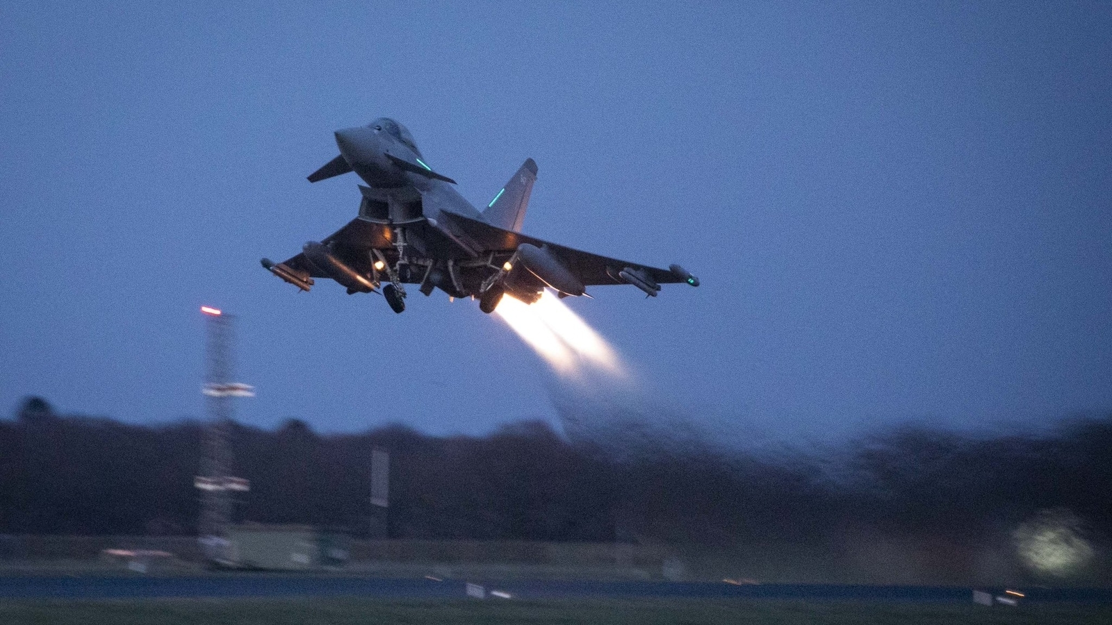 Evening brief: Ex-British military pilots training Chinese PLA triggers ...