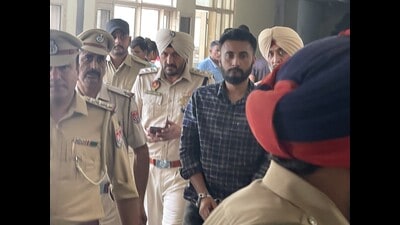 The Mohali court reprimanded the police while the state special operation cell, Mohali, sought custody of gangster-turned-terrorist Sukhmeet Pal Singh. (HT Photo) The Mohali court reprimanded the police while the state special operation cell, Mohali, sought custody of gangster-turned-terrorist Sukhmeet Pal Singh. (HT Photo)