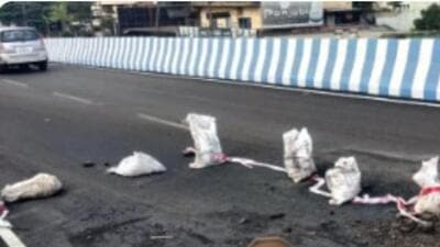 The railways civil work engineering department has restricted movement of vehicles on the overbridge for an indefinite term. (HT Photo)