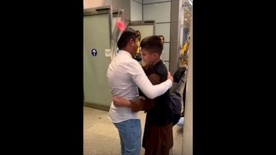 The image shows the Afghan brothers, displaced by war, reuniting at King's Cross Station in the United Kingdom. (Instagram/@hussainmanawer) The image shows the Afghan brothers, displaced by war, reuniting at King's Cross Station in the United Kingdom. (Instagram/@hussainmanawer)