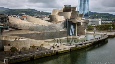 Bilbao's Guggenheim Museum has been open for 25 years. (Matthias Graben/imagebroker/IMAGO) Bilbao's Guggenheim Museum has been open for 25 years. (Matthias Graben/imagebroker/IMAGO)