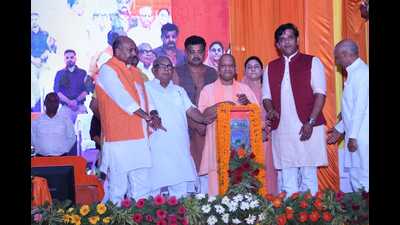 CM Yogi Adityanath attends a programme in Gorakhpur on Tuesday (HT Photo) CM Yogi Adityanath attends a programme in Gorakhpur on Tuesday (HT Photo)