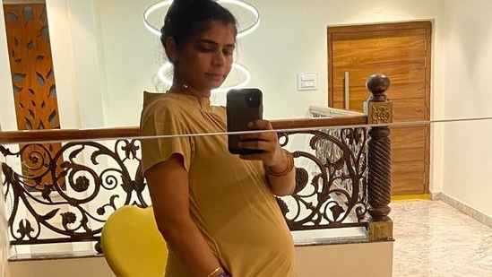 Chinmayi Sripaada shared a selfie from her pregnancy on Instagram.&nbsp;