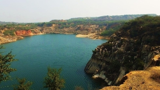 Asola Bhatti Wildlife Sanctuary to boost eco-tourism with artificial waterfalls and floating fountains, experts warn of wildlife disruption(Twitter/indian_journey)