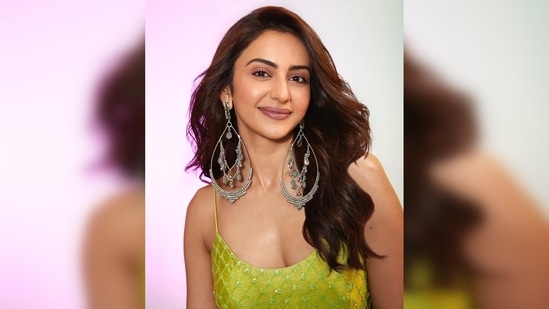 Rakul Preet completed her look with huge oxidised silver dangler earrings and bangles.(Instagram/@rakulpreet)