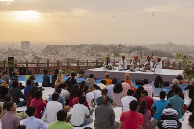 A music session at dawn at the Jodhpur RIFF (Jodhpur RIFF/OIJO)