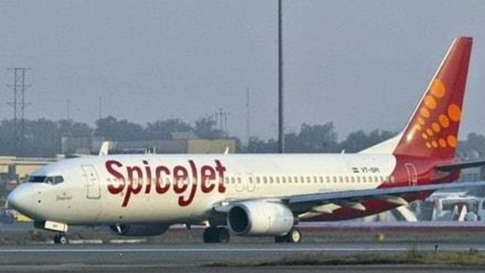 SpiceJet hikes salaries for its pilots. Check how much a Captain will