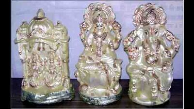 Idols made of cow dung. (HT Photo) Idols made of cow dung. (HT Photo)
