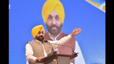 CM Bhagwant Mann addressing a gathering after inaugurating a Verka milk plant on Ferozepur Road in Ludhiana on Wednesday. (Gurpreet Singh/HT) CM Bhagwant Mann addressing a gathering after inaugurating a Verka milk plant on Ferozepur Road in Ludhiana on Wednesday. (Gurpreet Singh/HT)
