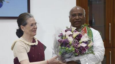 This photograph provided by India’s main opposition Congress party shows the party’s interim president Sonia Gandhi, left, greeting their newly elected president Mallikarjun Kharge in New Delhi, India, Wednesday, Oct.19, 2022. (Congress party via AP) (AP) This photograph provided by India’s main opposition Congress party shows the party’s interim president Sonia Gandhi, left, greeting their newly elected president Mallikarjun Kharge in New Delhi, India, Wednesday, Oct.19, 2022. (Congress party via AP) (AP)