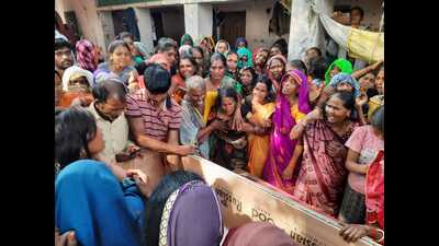Villagers mourned as the bodies were brought to the village. (HT)
